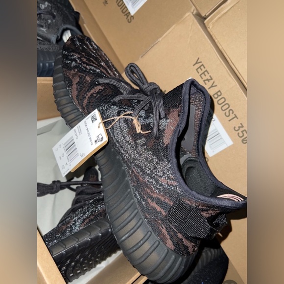 Size 10 price says jt all‼️ 150$ firm - Picture 2 of 3